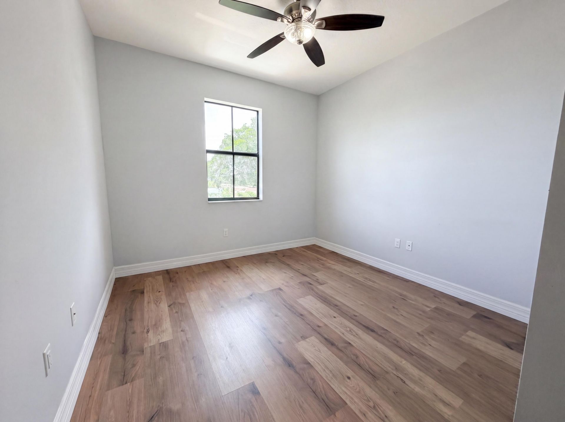 5213 NW 50th Terrace, Tamarac, FL 33319 Photo