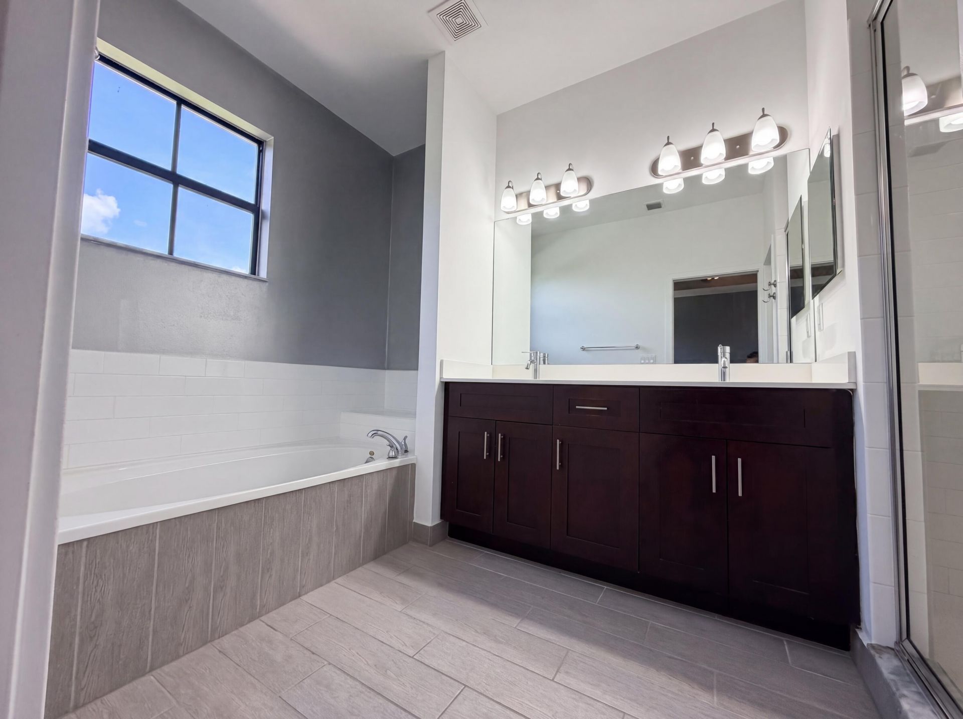 5213 NW 50th Terrace, Tamarac, FL 33319 Photo