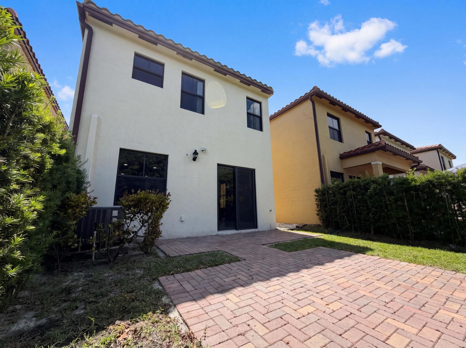 5213 NW 50th Terrace, Tamarac, FL 33319 Photo
