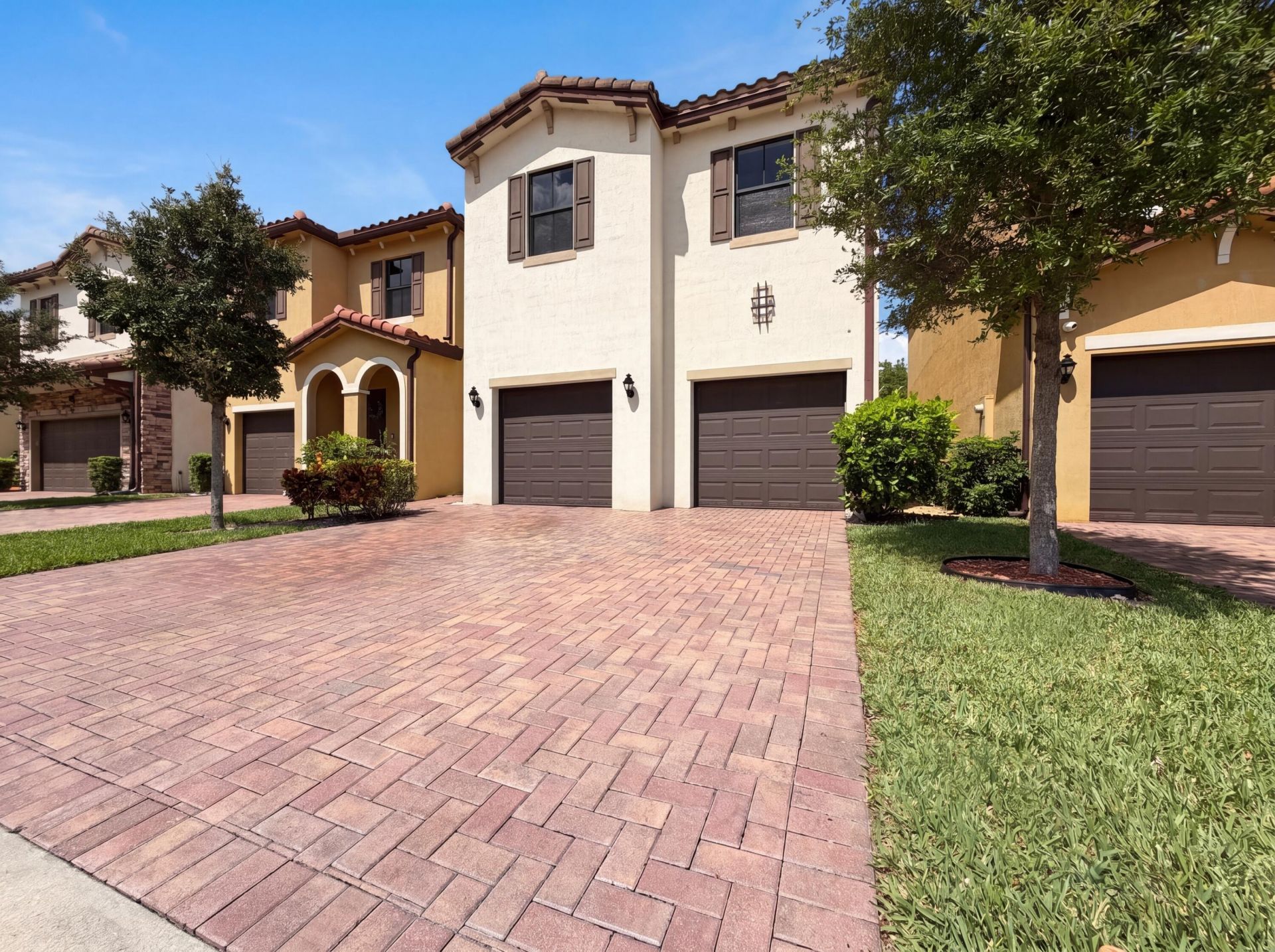 5213 NW 50th Terrace, Tamarac, FL 33319 Photo