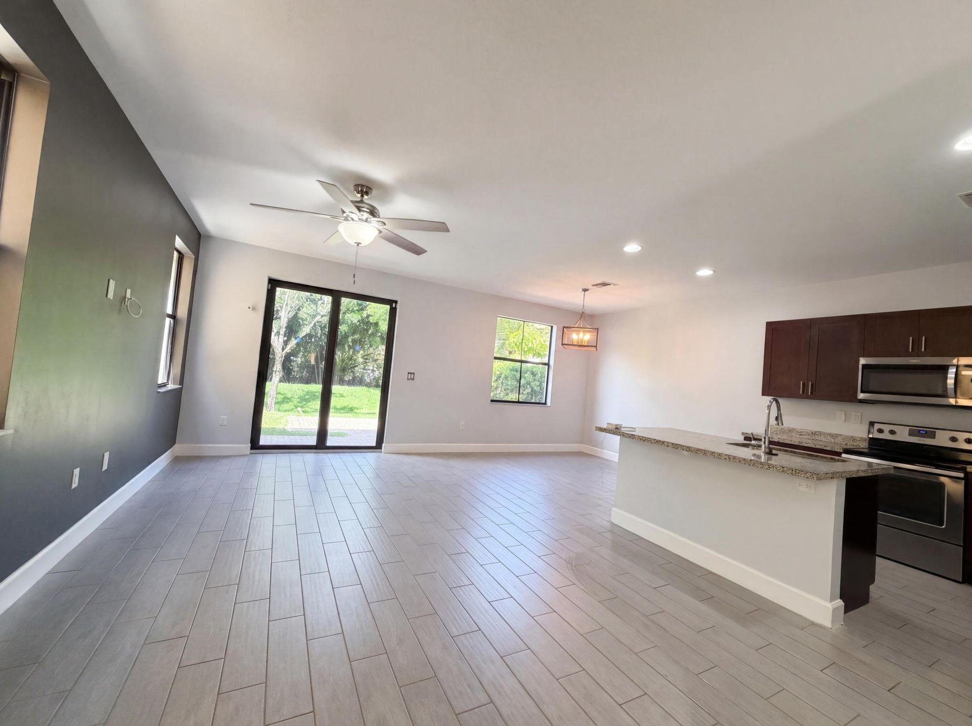 5213 NW 50th Terrace, Tamarac, FL 33319 Photo