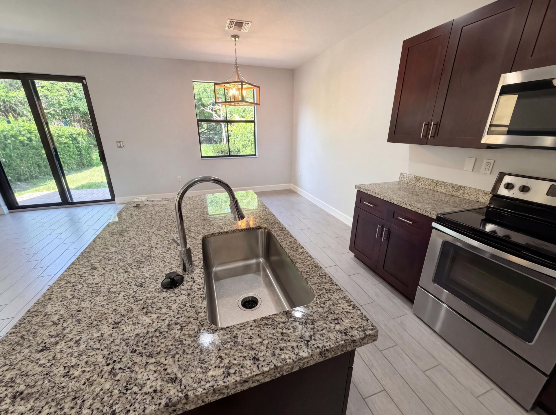 5213 NW 50th Terrace, Tamarac, FL 33319 Photo