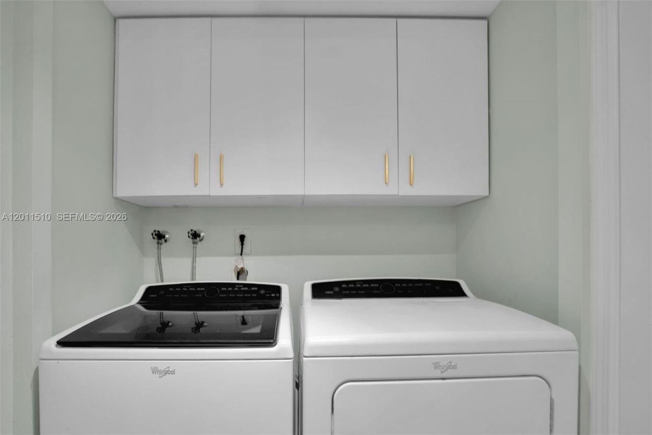 3530 Mystic Pointe Dr , Unit 214, Aventura, FL 33180 Photo