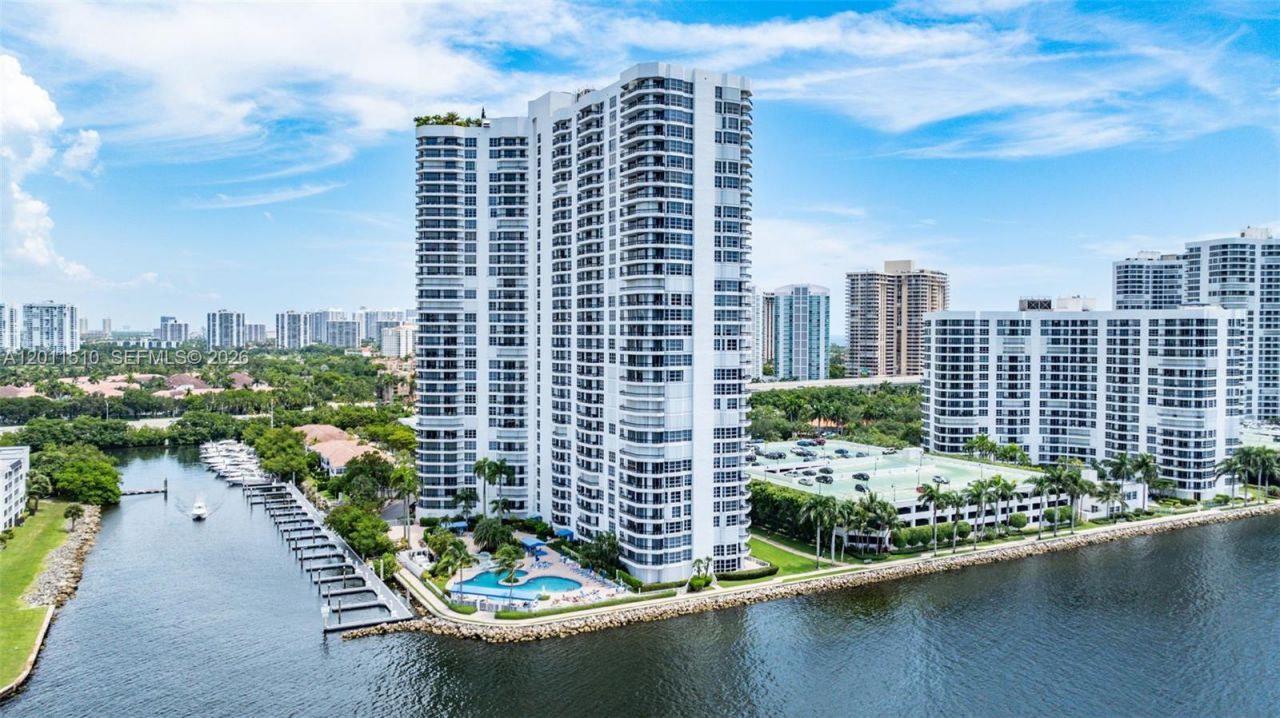 3530 Mystic Pointe Dr , Unit 214, Aventura, FL 33180 Photo