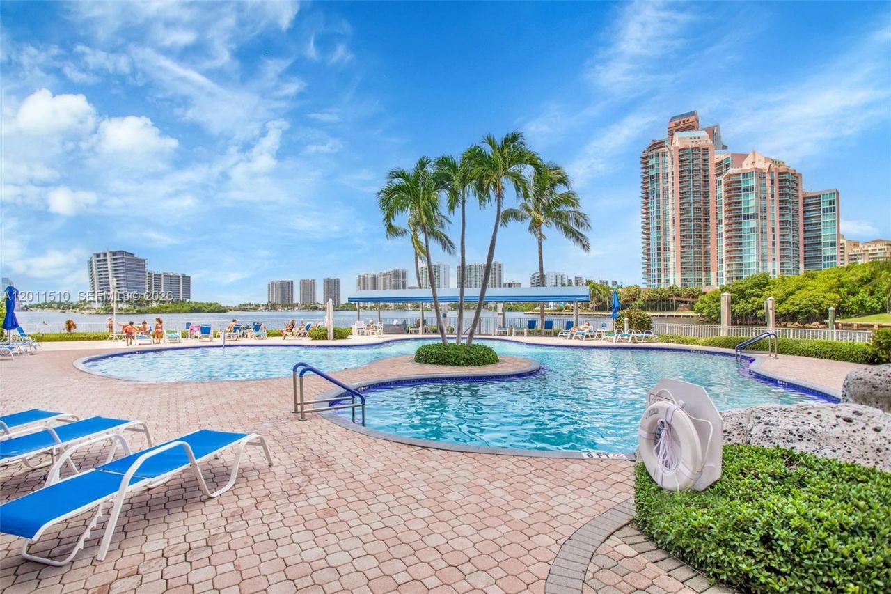 3530 Mystic Pointe Dr , Unit 214, Aventura, FL 33180 Photo