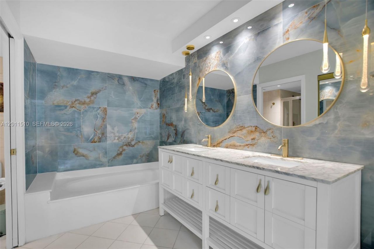 3530 Mystic Pointe Dr , Unit 214, Aventura, FL 33180 Photo