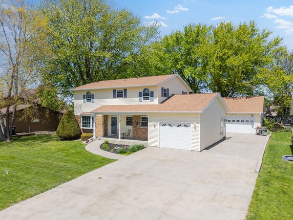 319 7th Street SW, Eyota, MN 55934