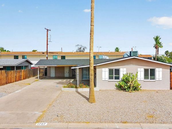 1707 N 42ND Street, Phoenix, AZ 85008