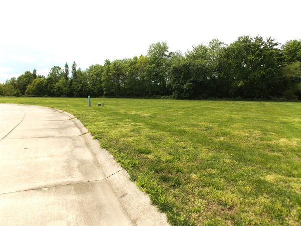 52 Pine Hurst Place , Centralia, IL 62801