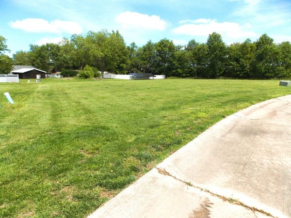 4 Coronado Drive , Centralia, IL 62801