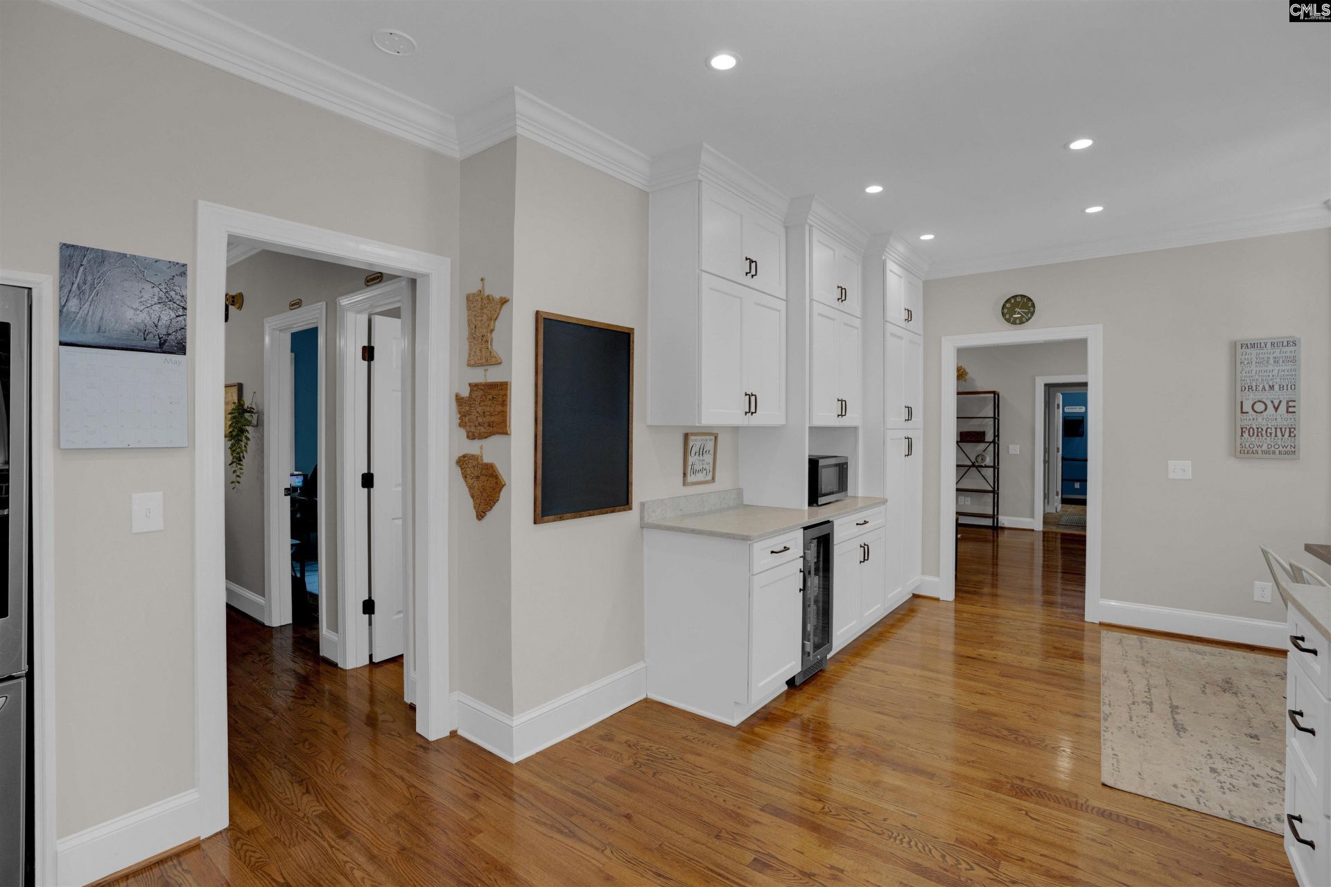305 Barberry Drive  Photo 12