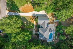 305 Barberry Drive  photo 4