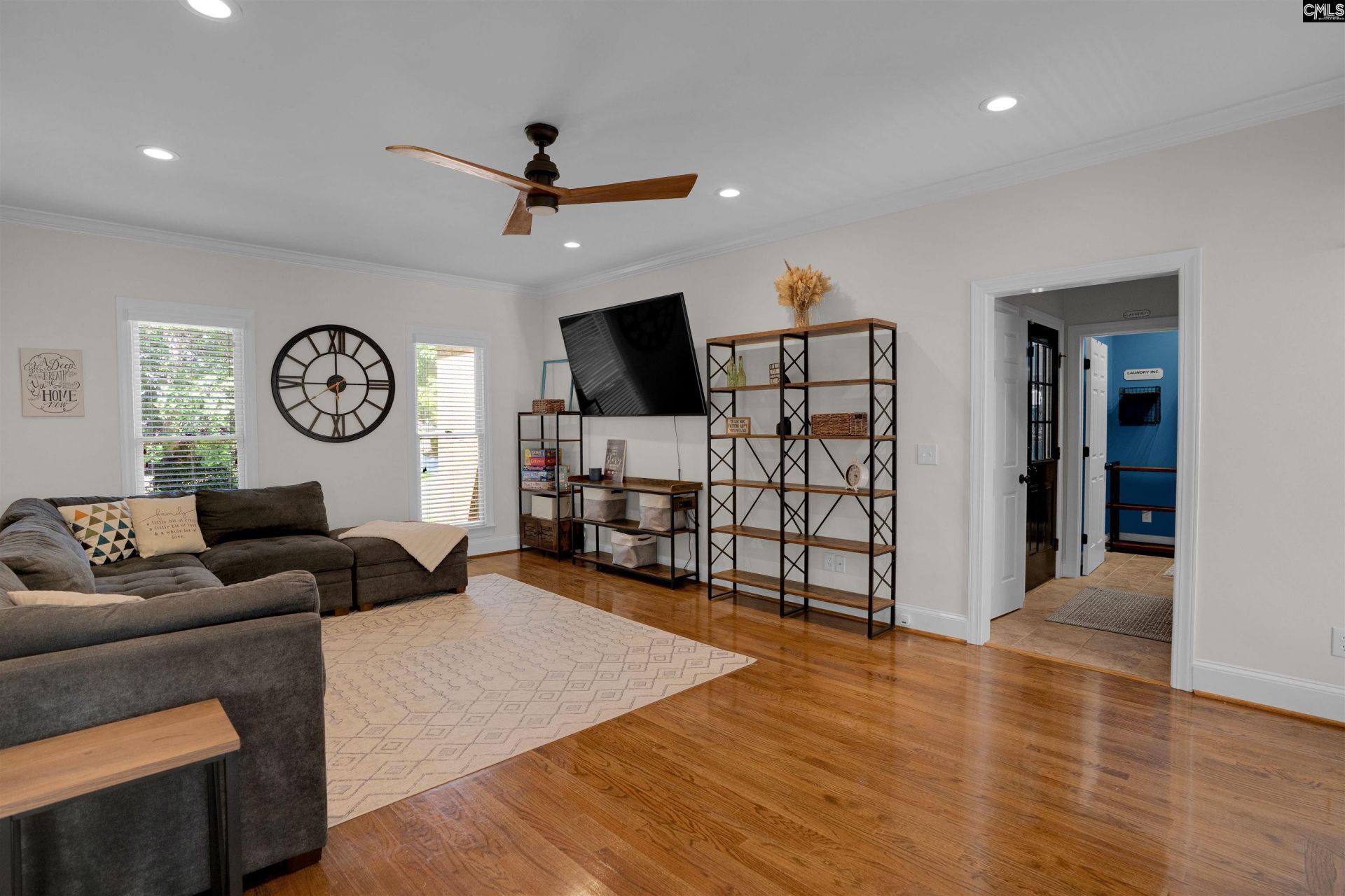 305 Barberry Drive  Photo 32