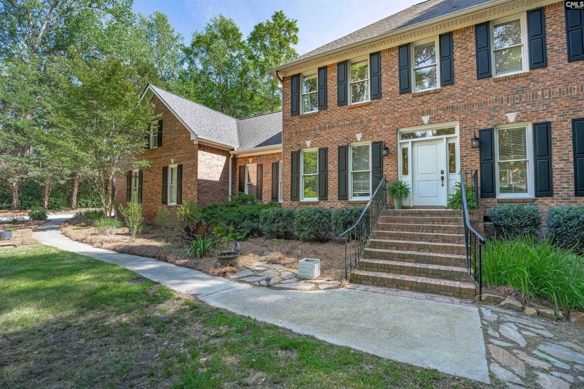 305 Barberry Drive  Photo 4