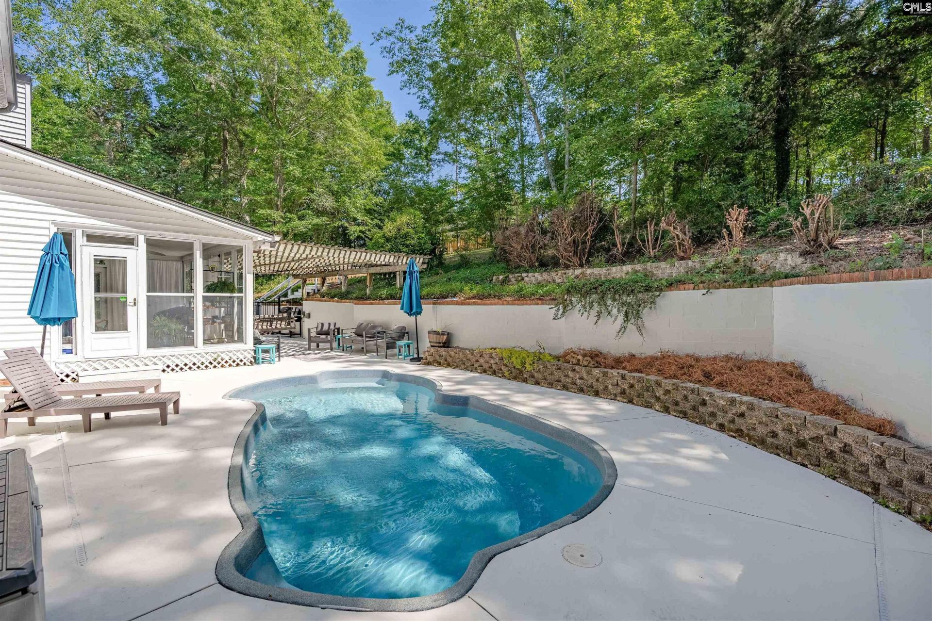 305 Barberry Drive  Photo 41