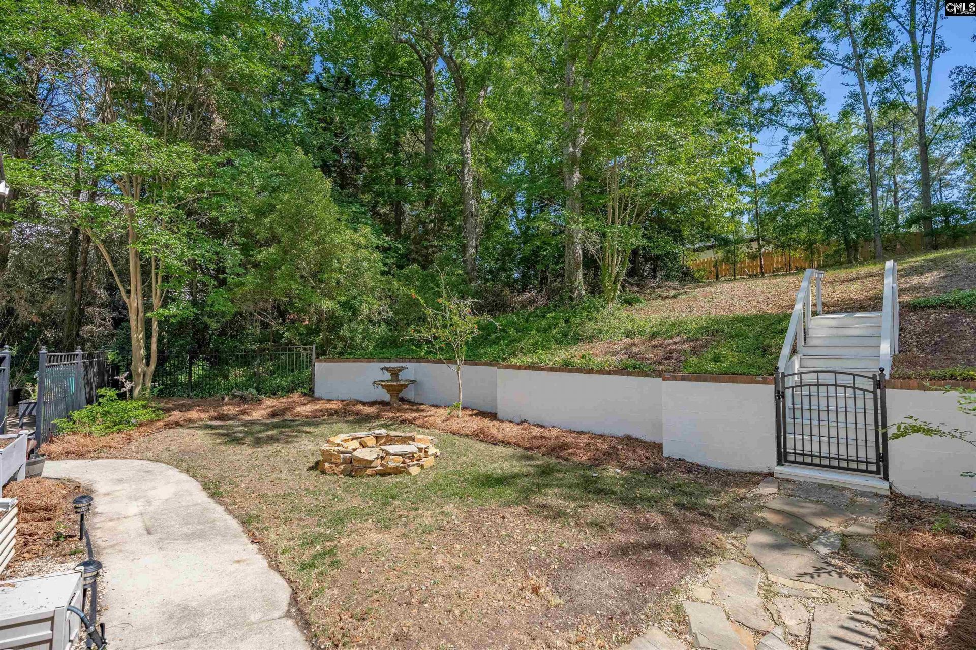 305 Barberry Drive  Photo 46