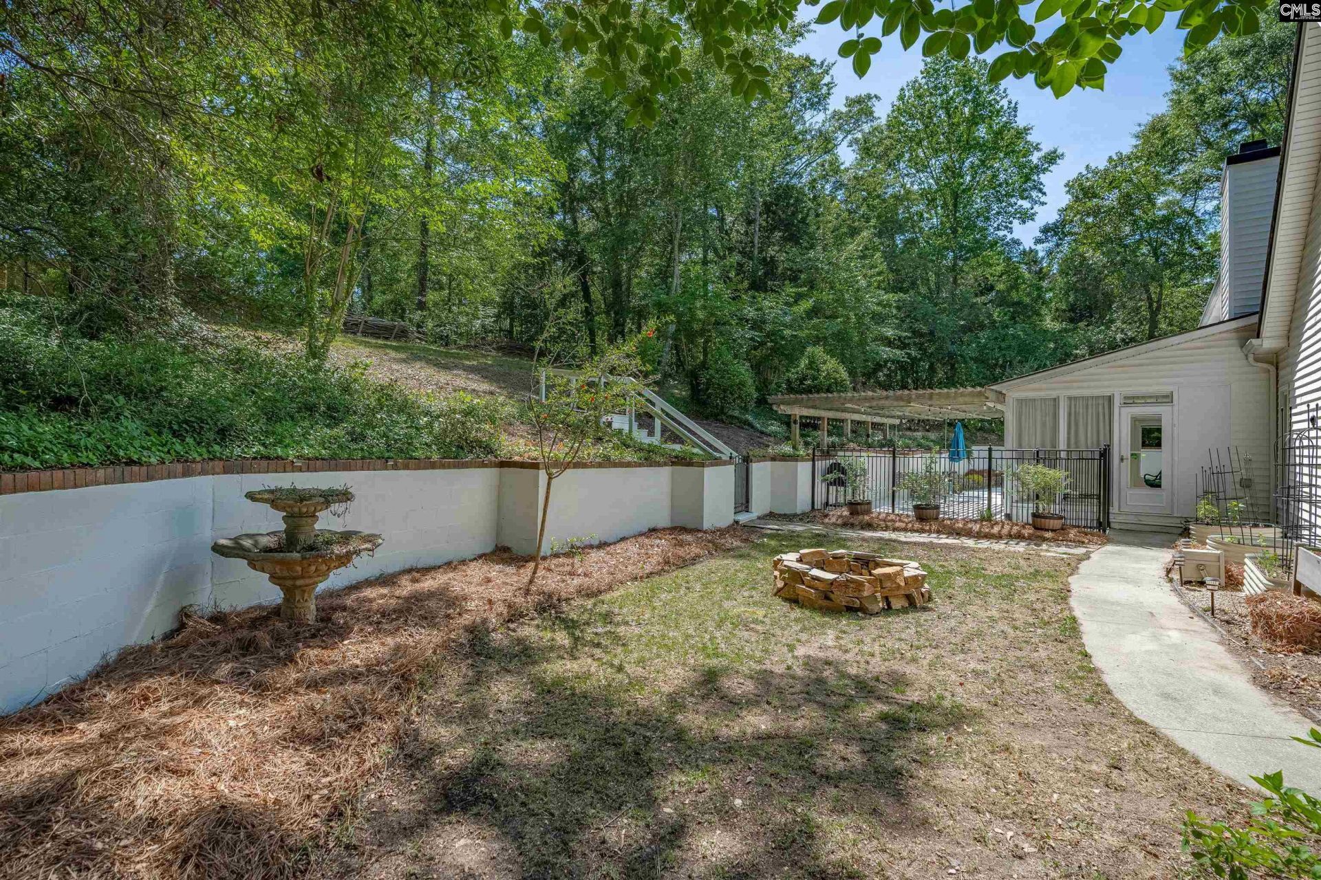 305 Barberry Drive  Photo 47