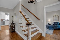 305 Barberry Drive  photo 4