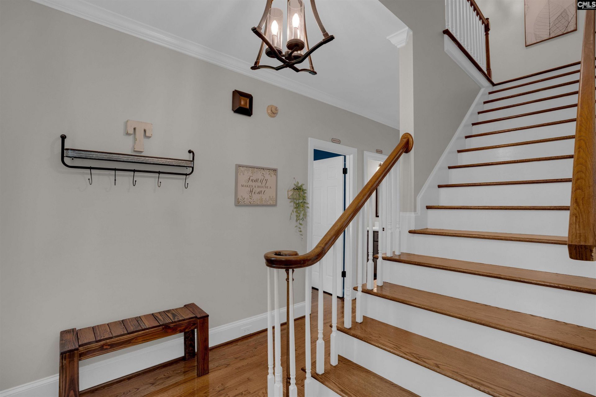 305 Barberry Drive  Photo 6