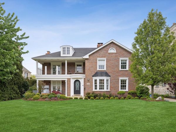 245 W Winthrop Avenue , Elmhurst, IL 60126
