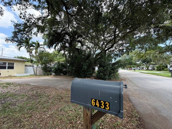 6433 Wiley St , Hollywood, FL 33023