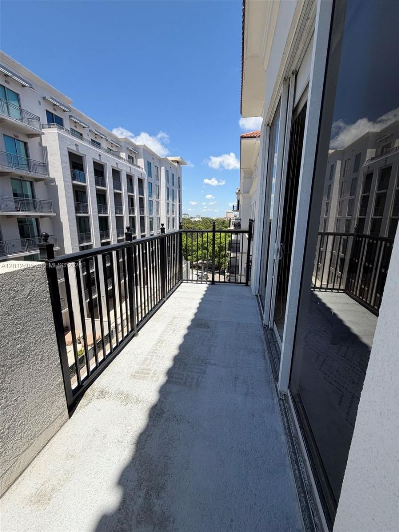4100 Salzedo St , Unit 908, Coral Gables, FL 33146 Photo