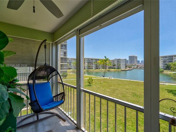 2851 Leonard Dr, Unit J210, Aventura, FL 33160