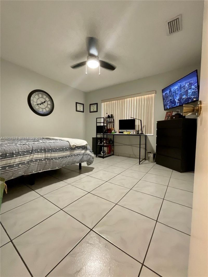 4745 NW 98th Pl, Doral, FL 33178 Photo