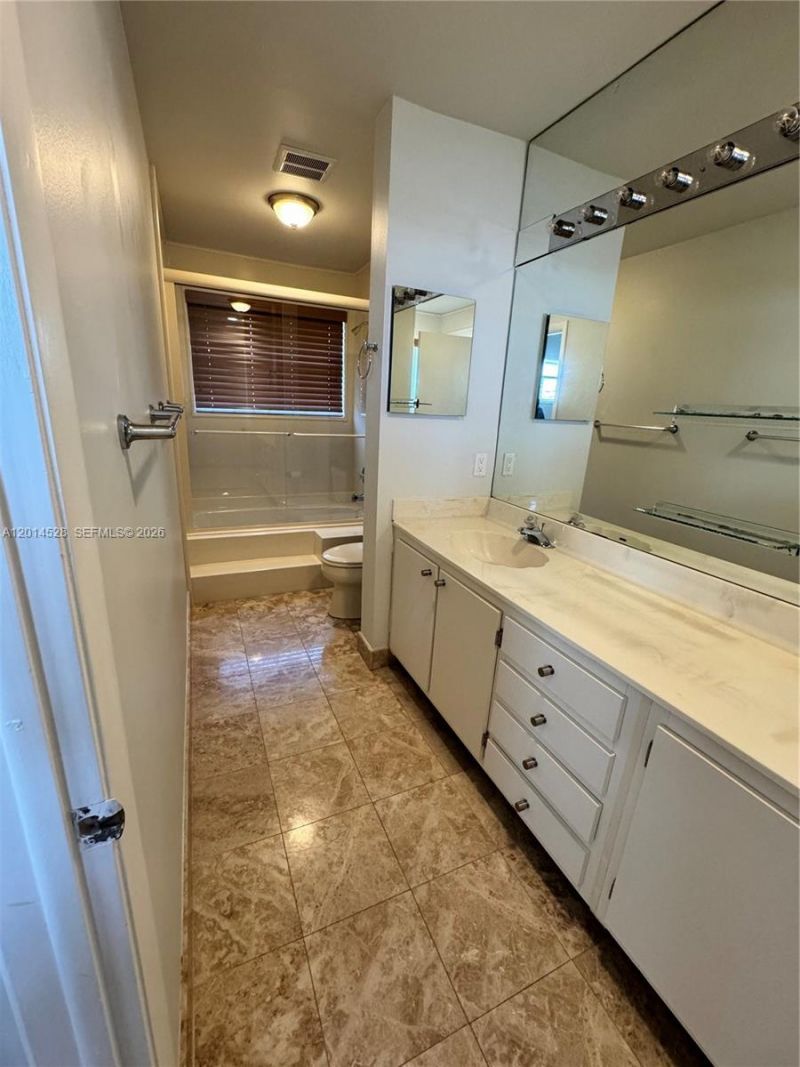 4745 NW 98th Pl, Doral, FL 33178 Photo