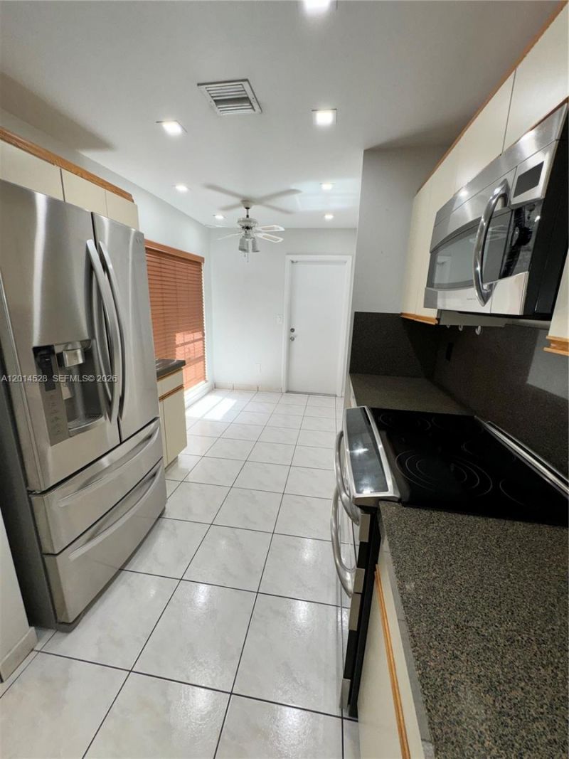 4745 NW 98th Pl, Doral, FL 33178 Photo
