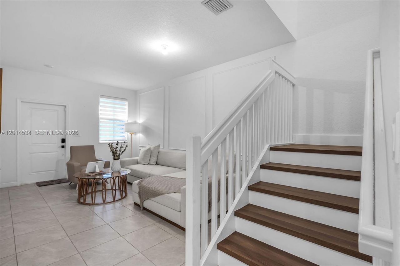 12586 NW 22nd Pl , Unit 12586, Miami, FL 33167 Photo