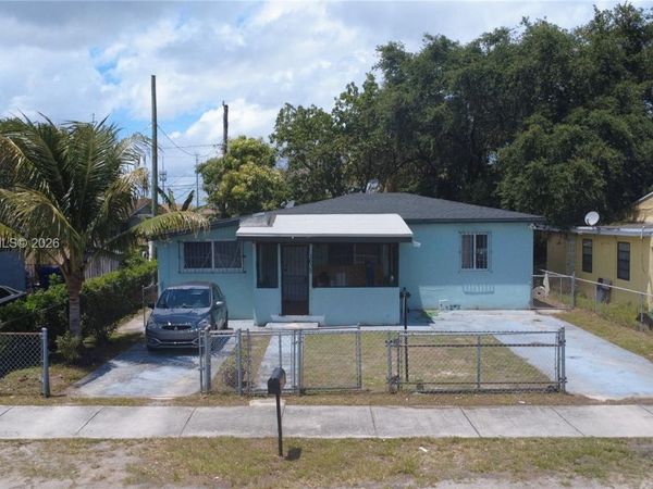 1631 NW 114th St , Miami, FL 33167