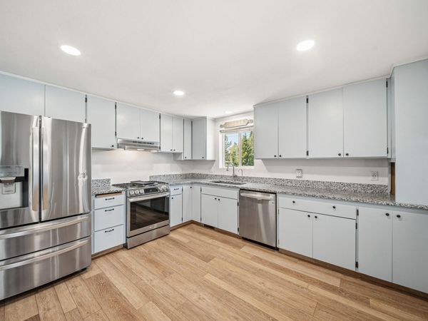 3890 NW 25th Street, Redmond, OR 97756