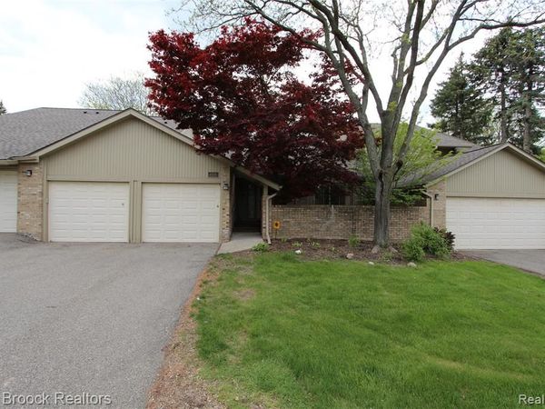 4029 Foxpointe Drive, West Bloomfield Twp, MI 48323