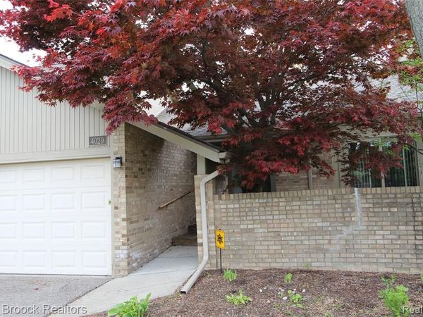 4029 Foxpointe Drive , West Bloomfield Twp, MI 48323