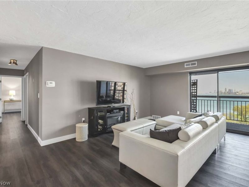 12550 Lake Avenue, Unit 1509, Lakewood, OH 44107 Photo 7