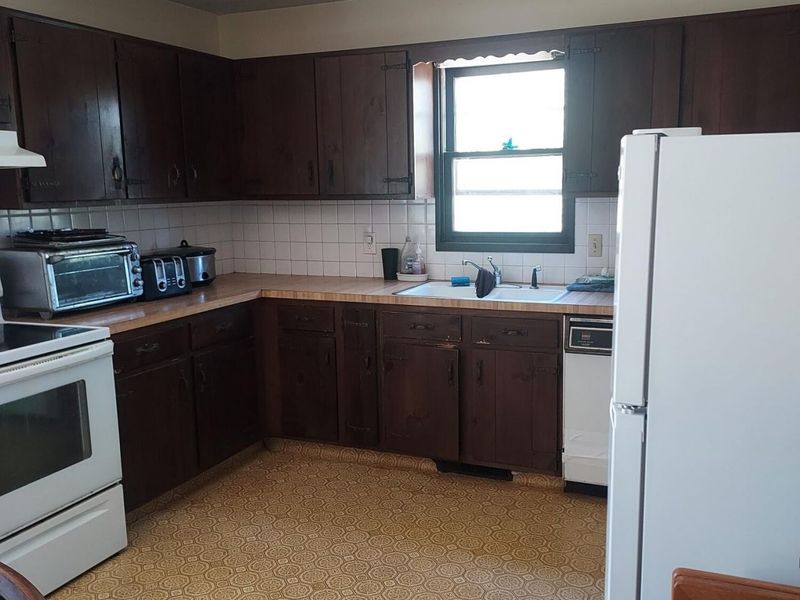 1990 Connect Road, Barberton, OH 44203 Photo 16