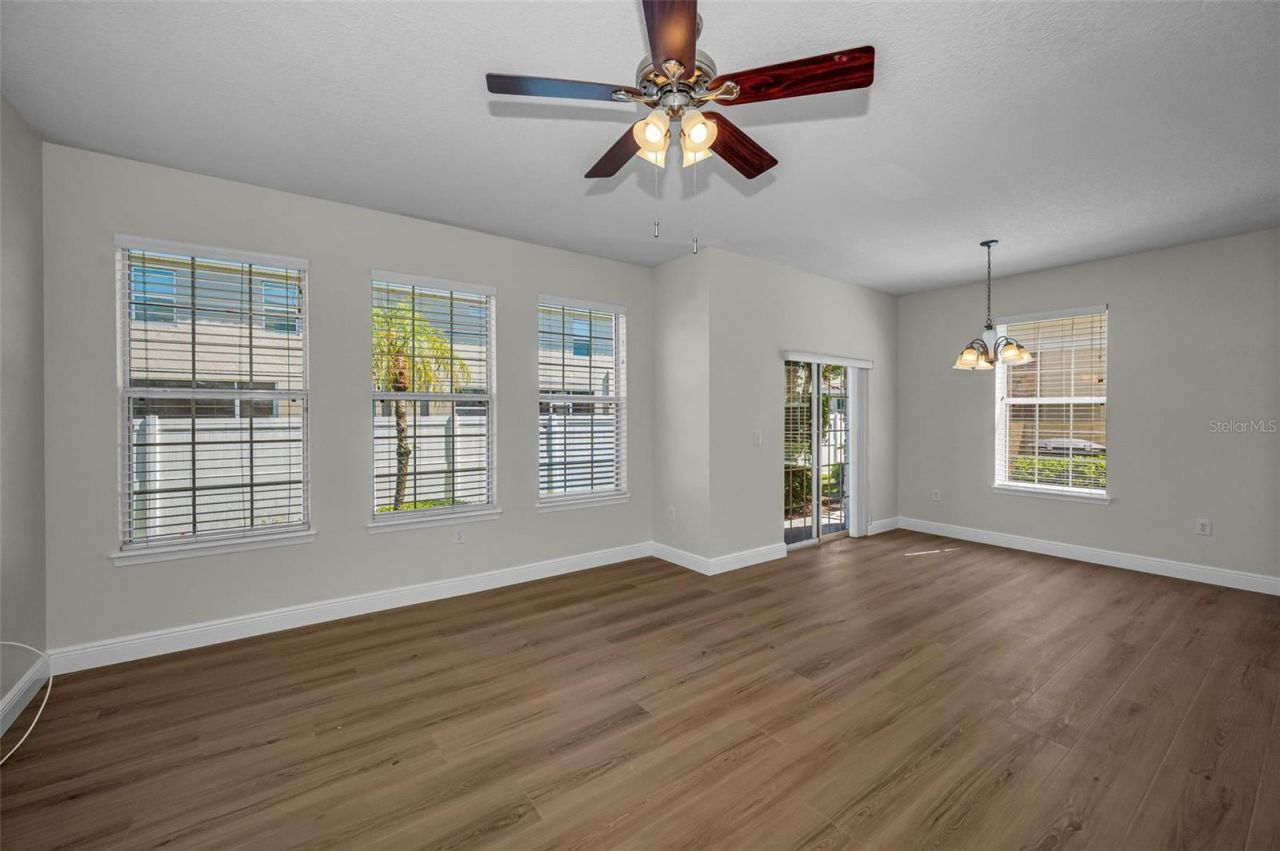 617 52nd Avenue N, Saint Petersburg, FL 33703 Photo