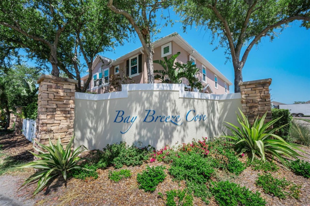 617 52nd Avenue N, Saint Petersburg, FL 33703 Photo