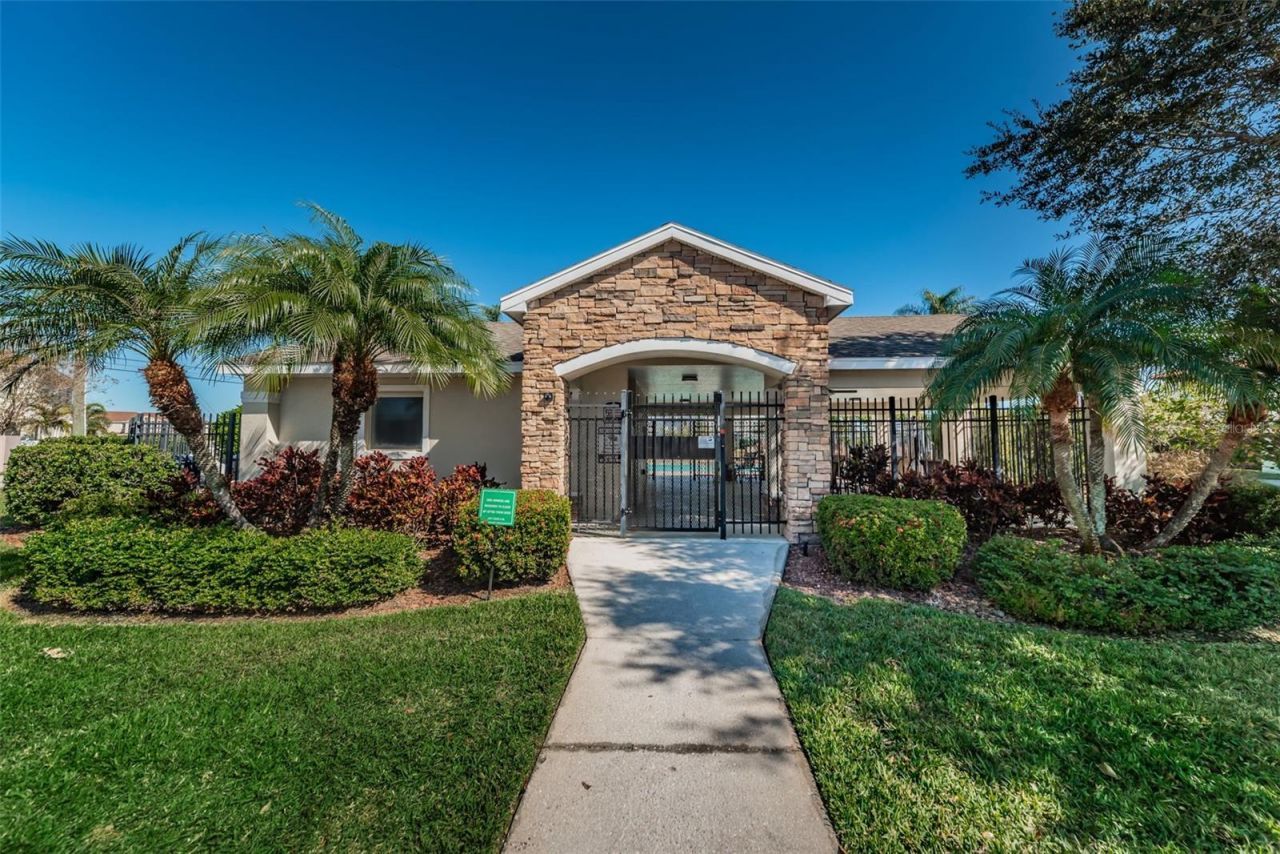 617 52nd Avenue N, Saint Petersburg, FL 33703 Photo