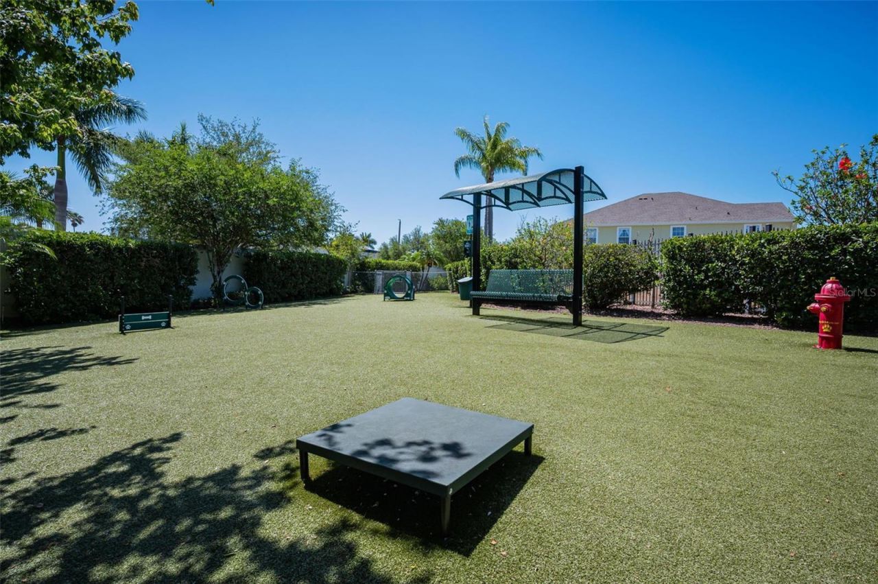 617 52nd Avenue N, Saint Petersburg, FL 33703 Photo