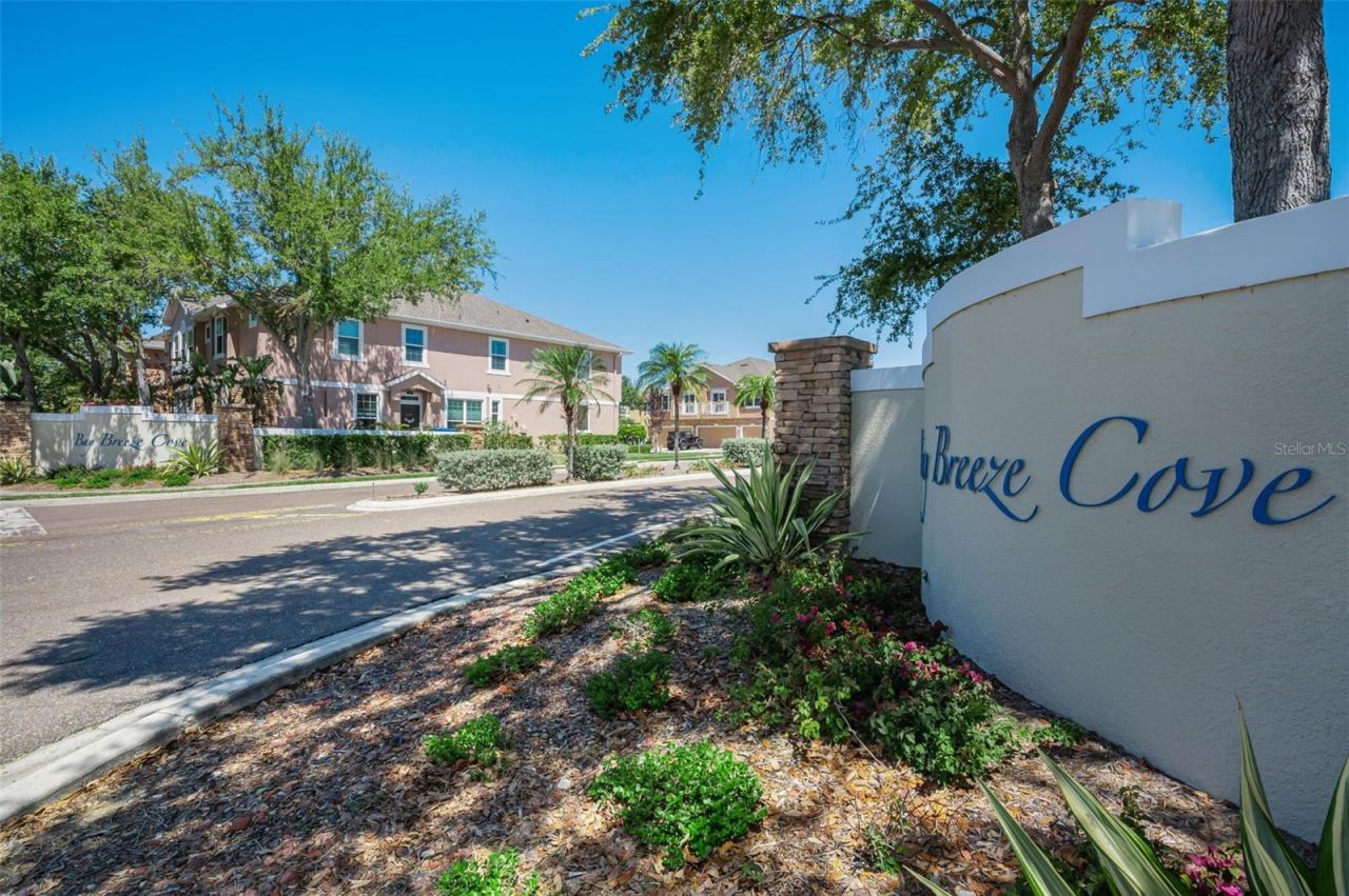 617 52nd Avenue N, Saint Petersburg, FL 33703 Photo