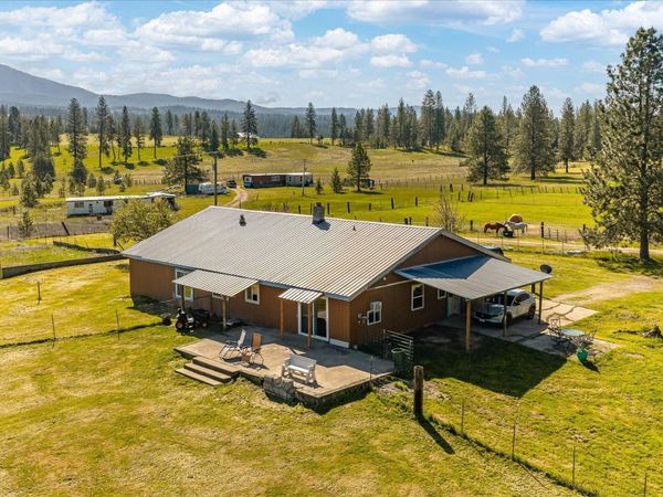 32604 N Elk Chattaroy Rd, Chattaroy, WA 99003