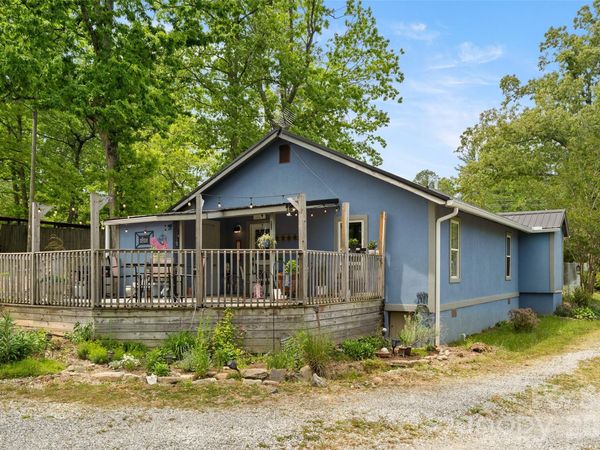 28 Cathys Cove Road, Hendersonville, NC 28792