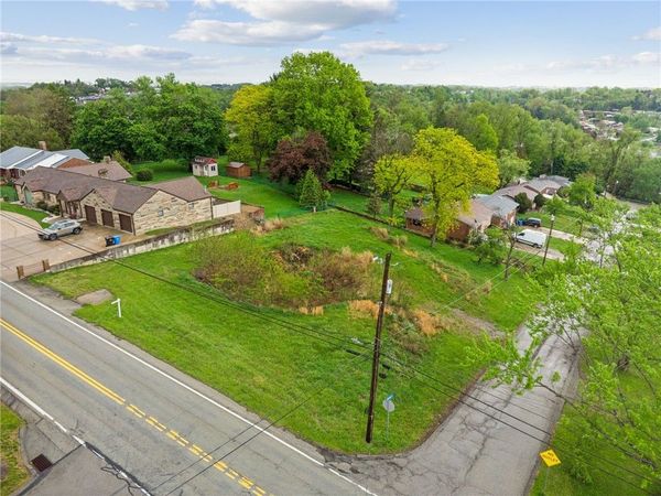361 Carpenter Ln , Irwin, PA 15642