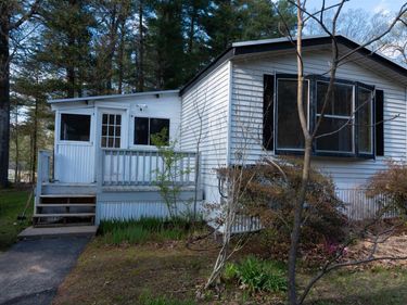 18 Bangor Street, Nashua, NH 03063