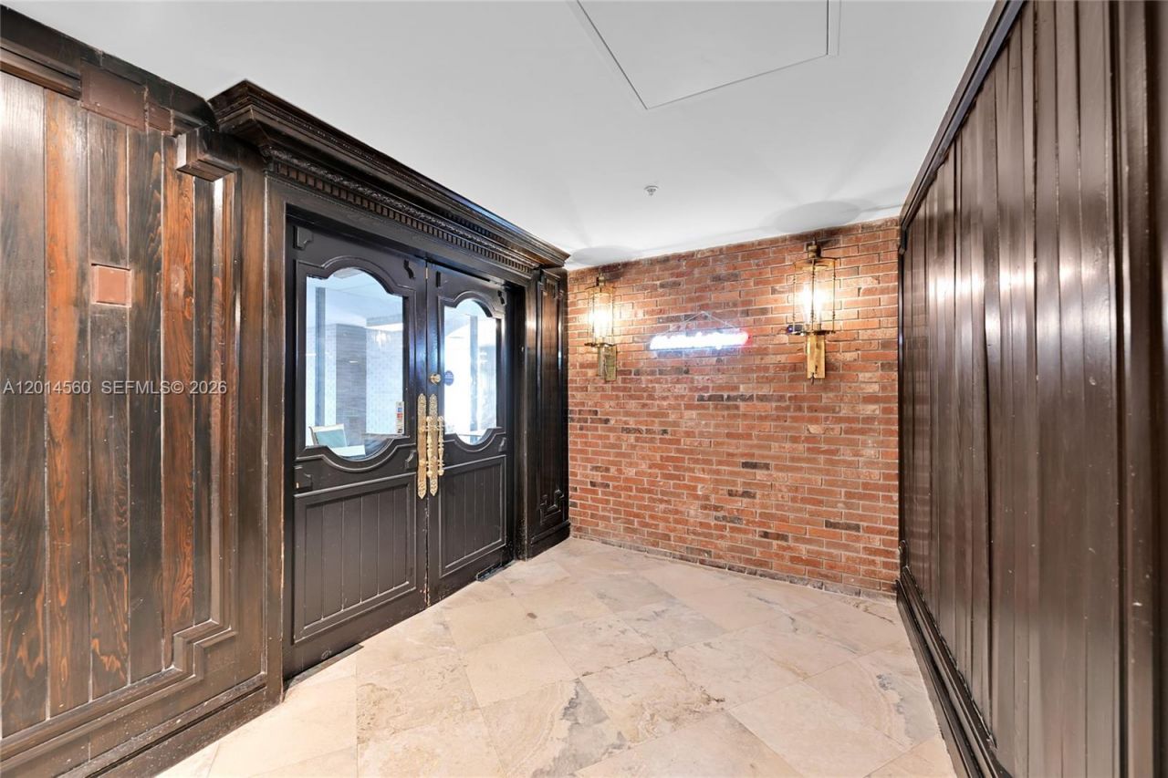 6039 Collins Ave, Unit 621, Miami Beach, FL 33140 Photo