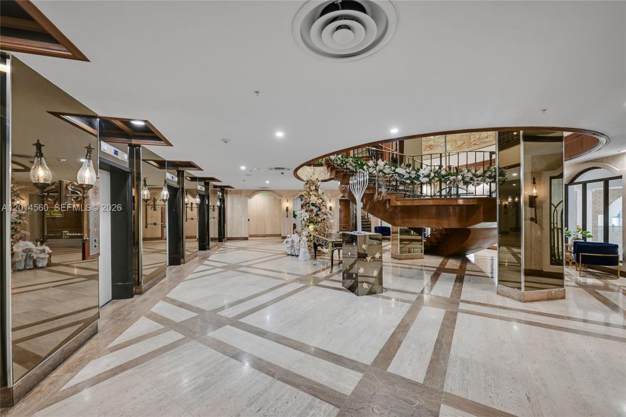 6039 Collins Ave, Unit 621, Miami Beach, FL 33140 Photo