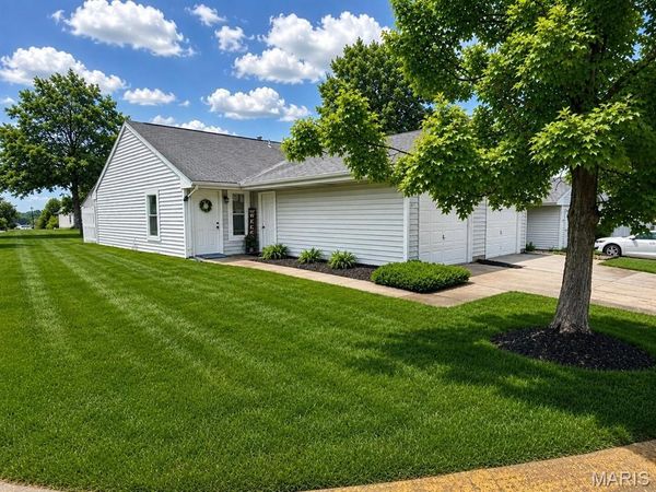 1611 Claydell Drive, Unit 18, St Peters, MO 63376