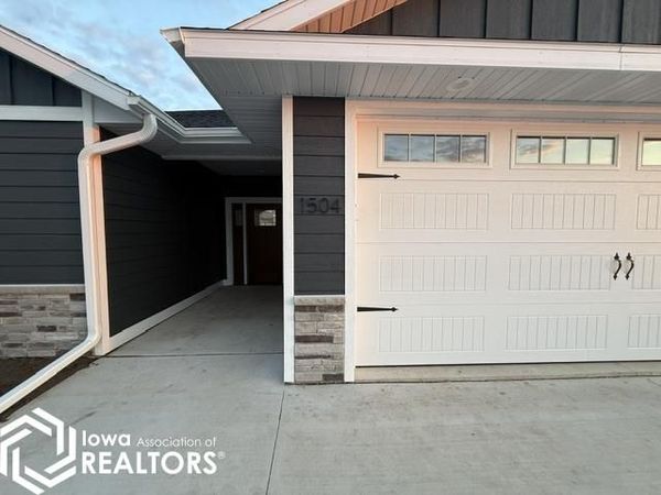 1504 Creekside Drive, Humboldt, IA 50548
